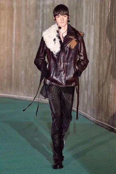 Look 14